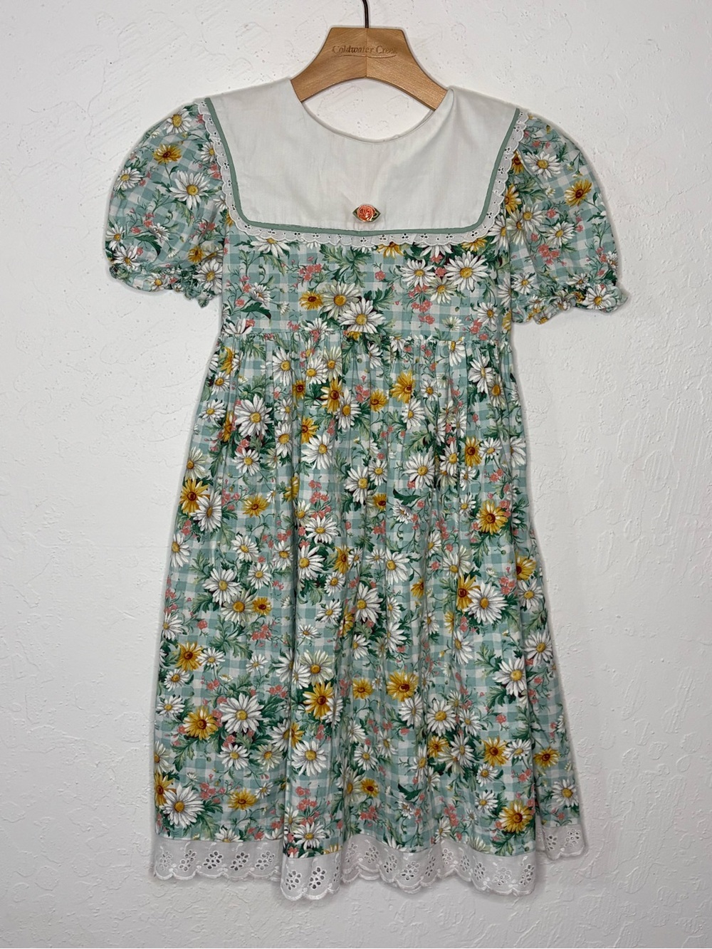 Vtg Girls 7 Gingham Daisy Dress Puff Sleeve White Eyelet Lace Bib Collar Cottage